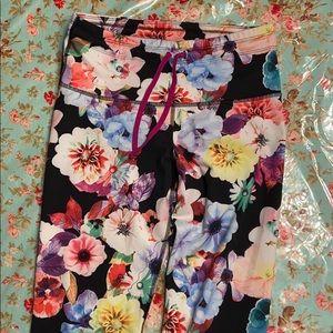 Old navy flower striped leggings go-dry active